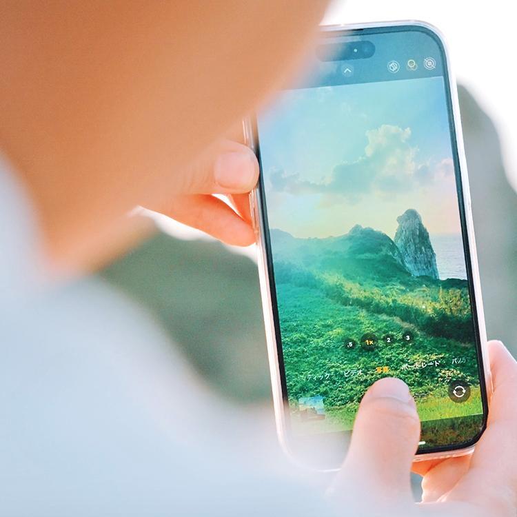 猿岩を撮影している写真